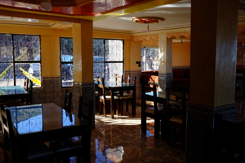 Sur la route de Ouarzazate, une pause au café Hmad