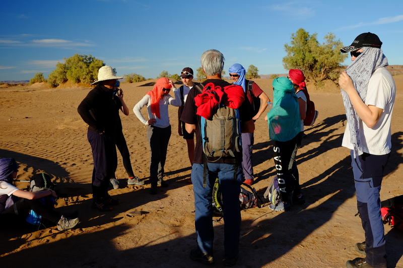 Saïd nous explique l'organisation du bivouac