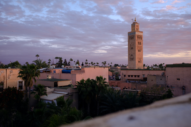 Le Minaret de la mosquée historique Koutoubia, vue du riad Salsabil