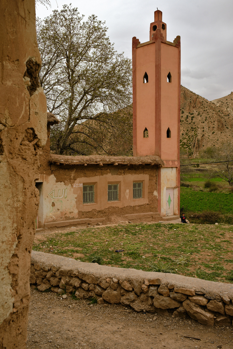 Mosquée récente dans un village qui nous rappelle qu'ici la religion n'est pas séparée de l'Etat