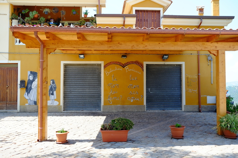Orgosolo, la vieille ville aux murales