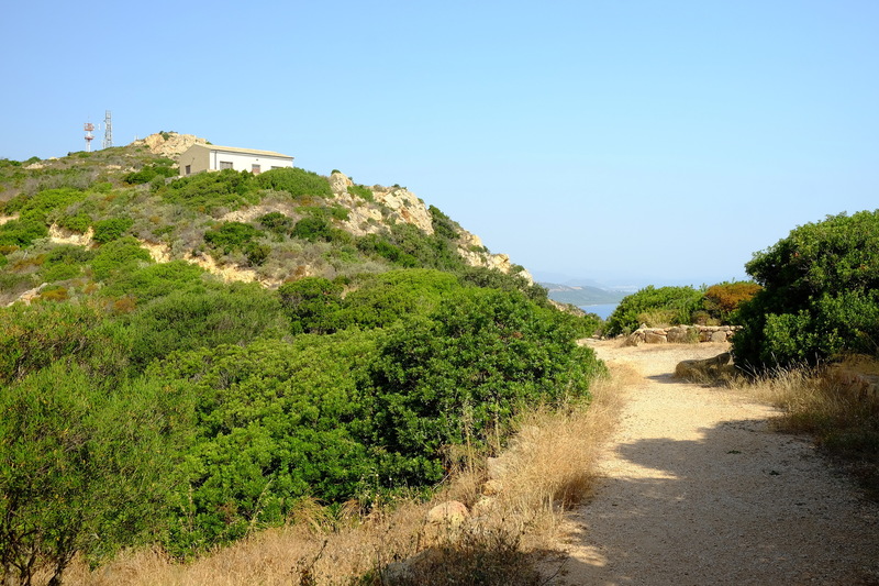 Zone militaire, sur la colline dominant le phare