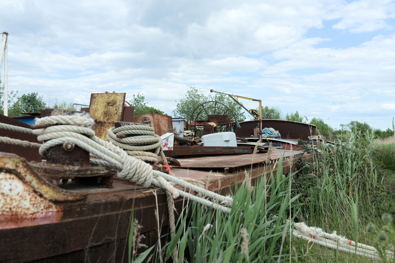 Et ses péniches abandonnées