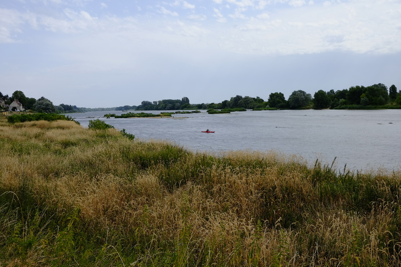 Nous voilà parti le long des rives de la Loire sous un temps maussade pour notre prochaine étape: Muides-sur-Loire