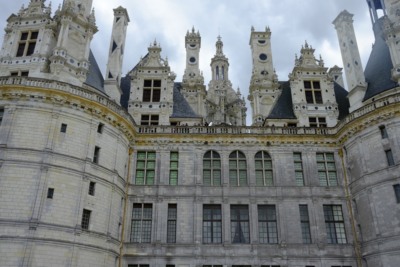 Le toit du château en haut duquel l'escalier fini en lanterne