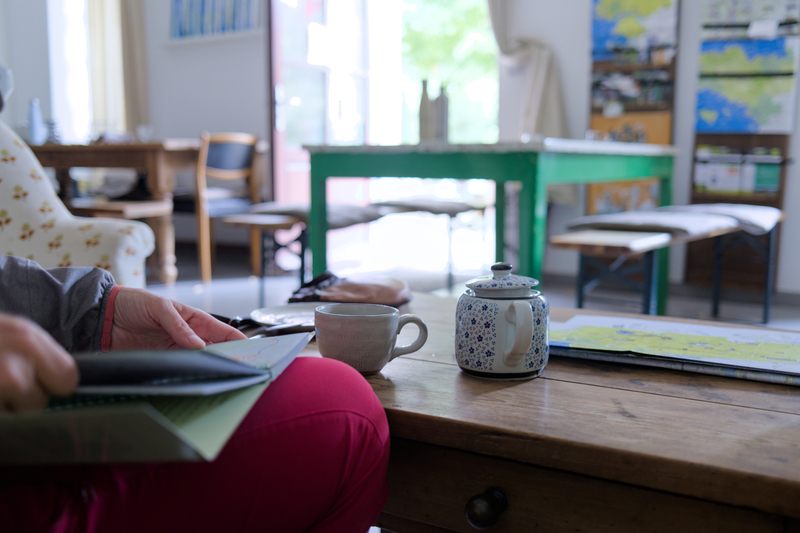 Le temps est maussade et venteux. On finit par se réfugier à l'intérieur