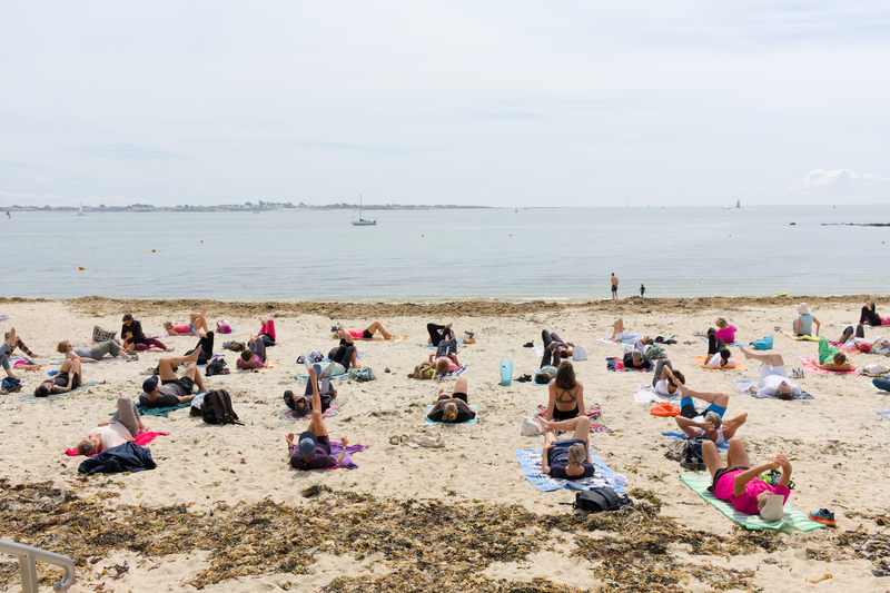 Séance de yoga à Larmor-Plage