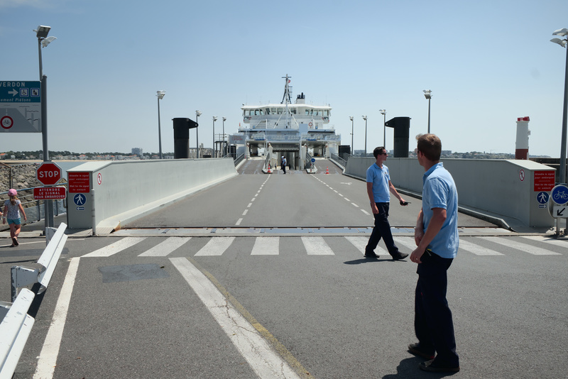 Arrivés à Royan, nous sommes prêt à prendre le bac pour traverser l'estuaire de la Gironde