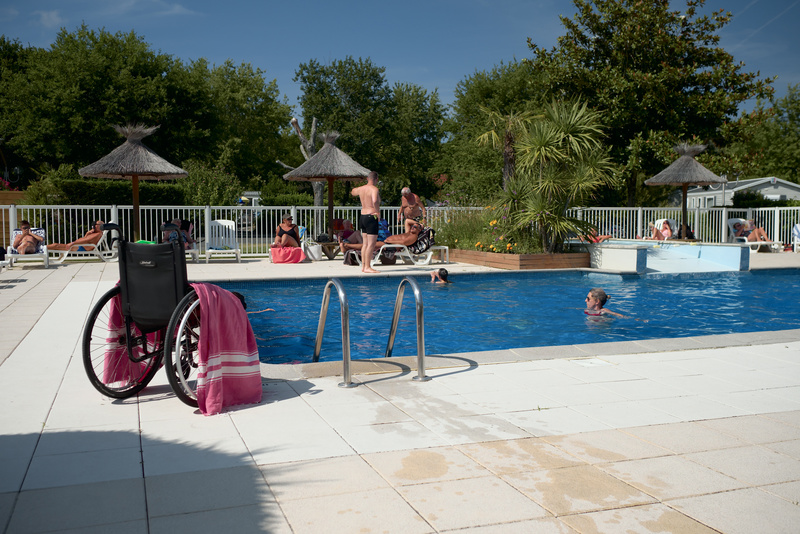 Le lendemain, repos piscine au camping Les Ecureuils de Navarosse ...