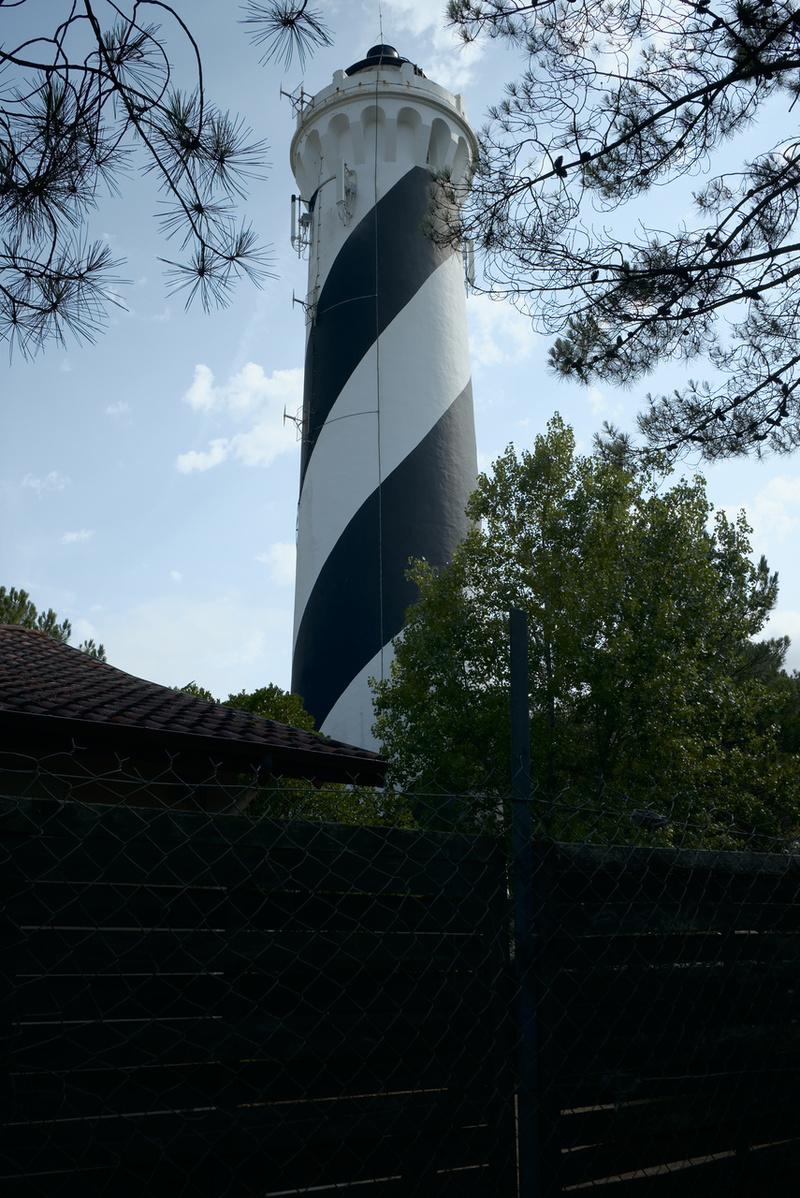 On s'arrête tout de même visiter le Phare de Contis