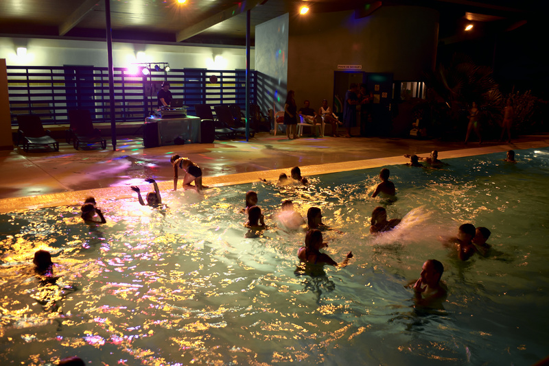 Dernier jour. Boom à la piscine du camping