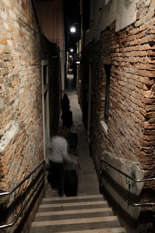 Notre appartement est dans une étroite ruelle