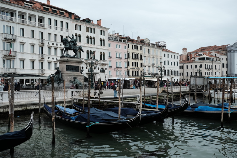 Retour à Venise avec ses condoles