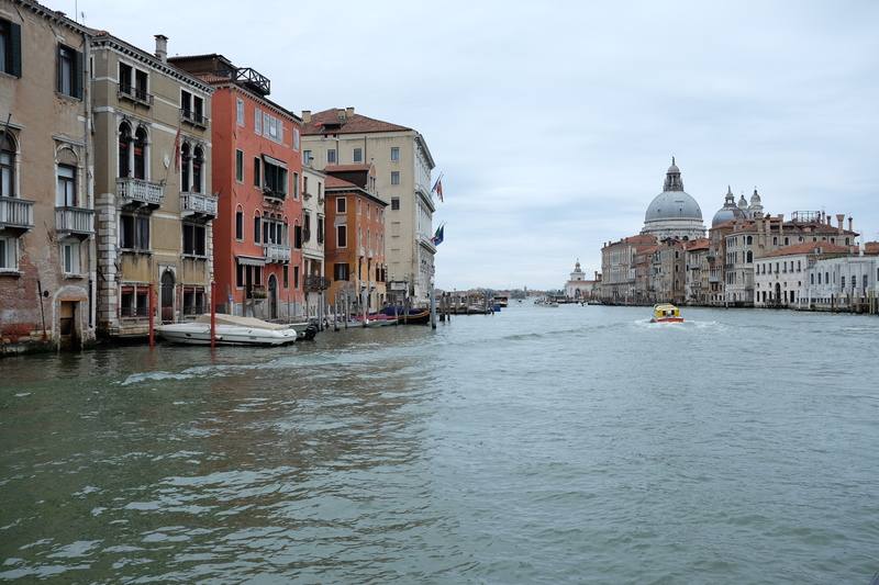 Après avoir déposé les filles, nous repartons Laurence et moi visiter une partie de Venise