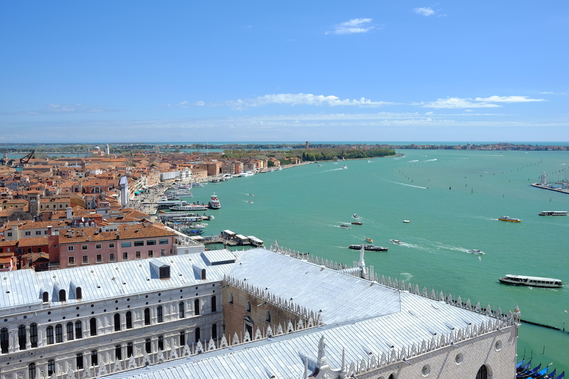 Vue du haut du Campanile, vers 13H. On a pris un coupe-file pour pouvoir monter sans faire la queue